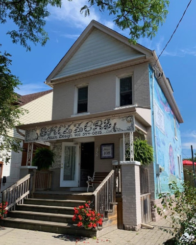 Exterior view of Skizzers Hair Design salon