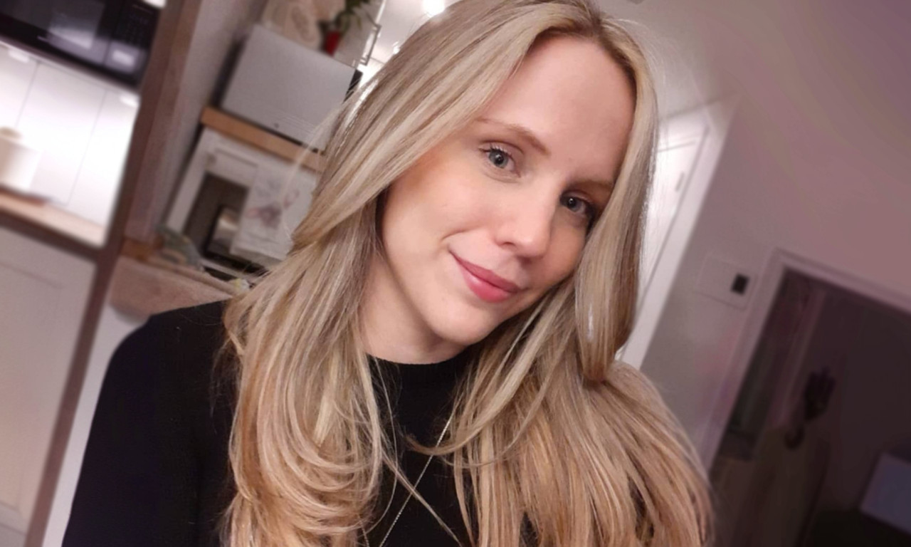 Hair style example 10 at Skizzers